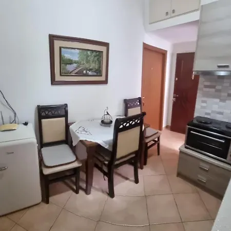 Romeo's Pensión Berat